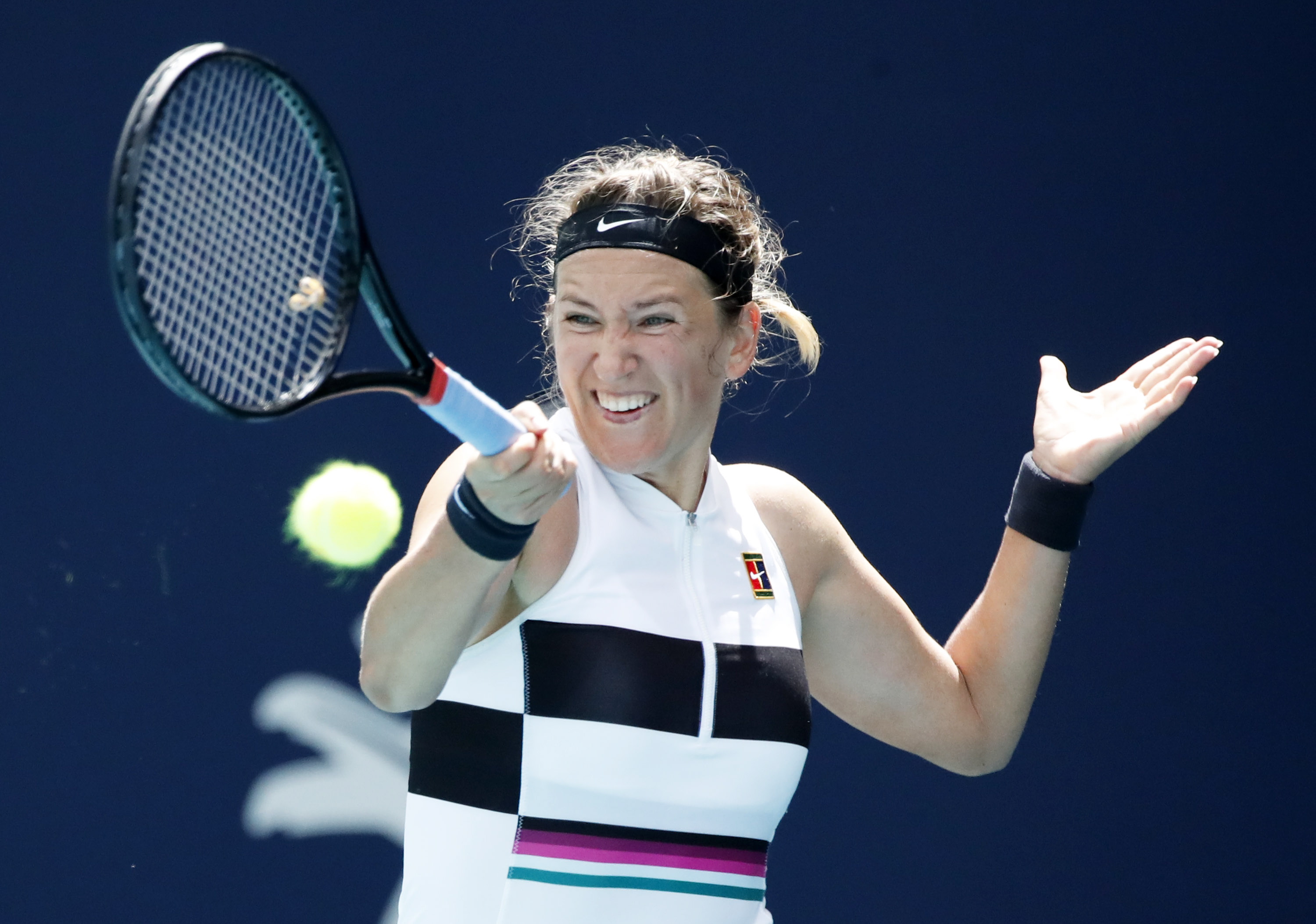  阿扎伦卡在中国队比赛中比分优势明显，败北引发热议！-开云官方网站